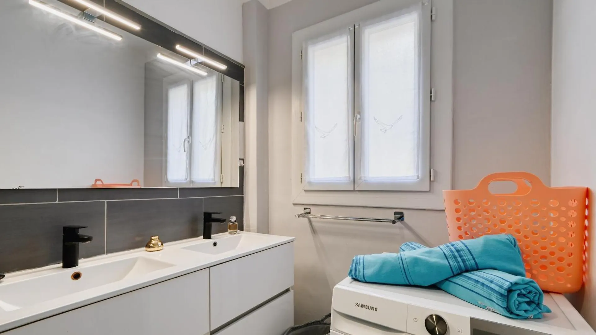 Le Floreal - Vue Mer, Proche Plage, Parking Prive Bandol Apartment