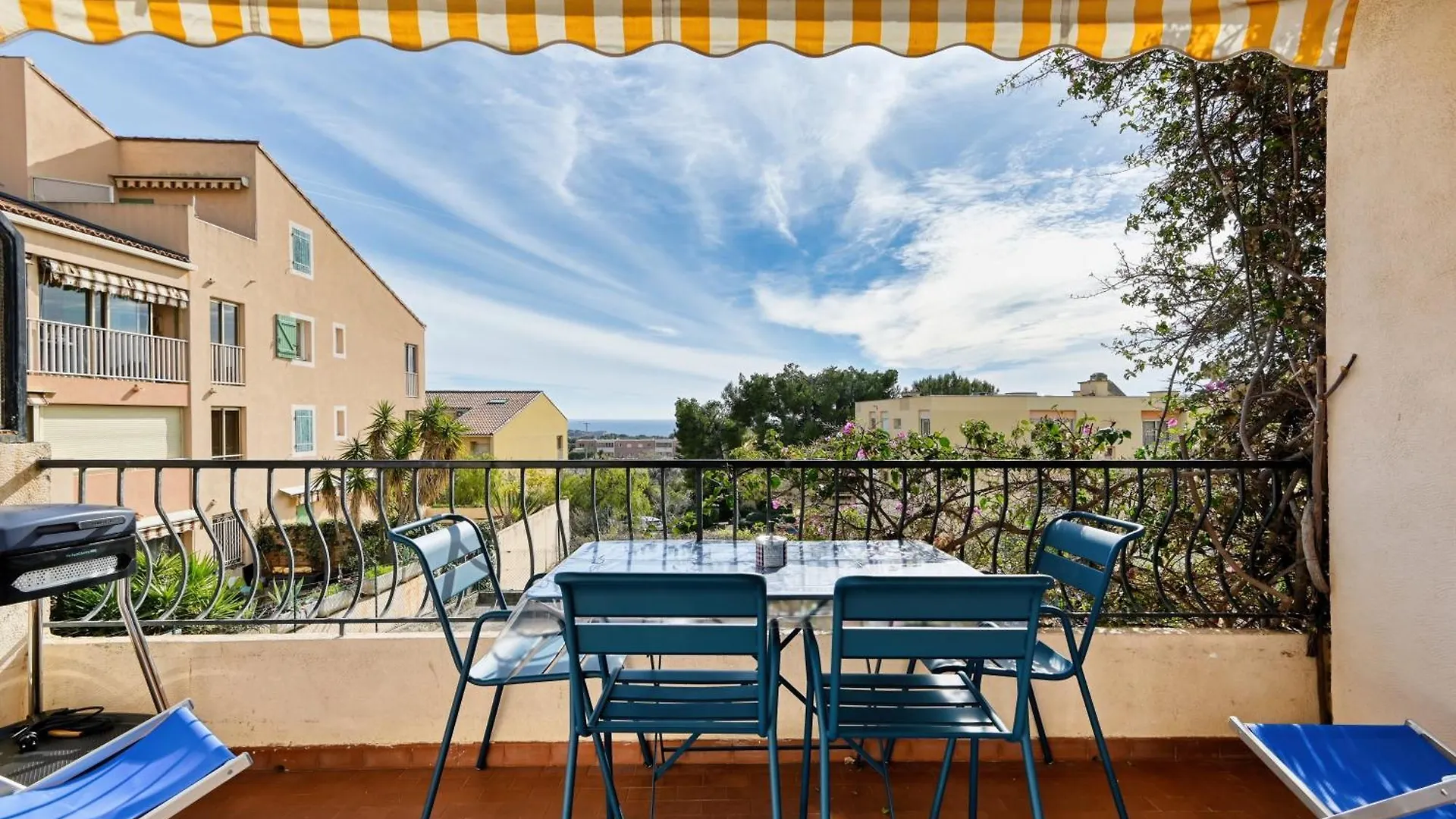 Apartment Le Floreal - Vue Mer, Proche Plage, Parking Prive Bandol France